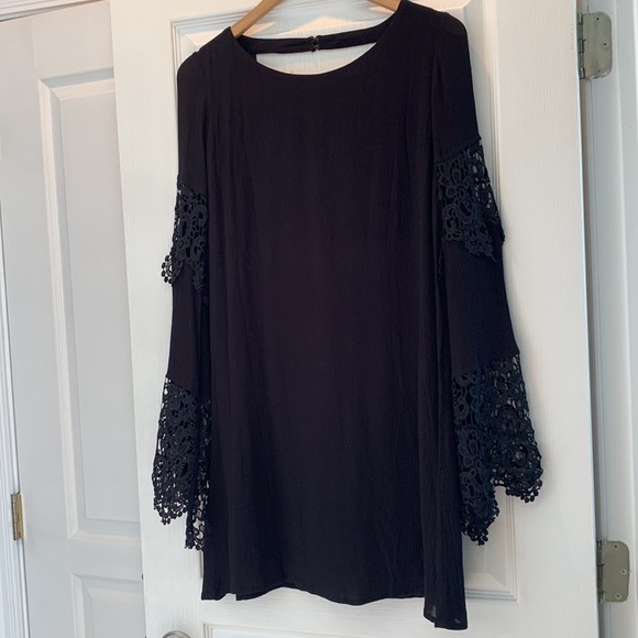 Andree Black Dress with Lace size Medium NWT - Picture 1 of 8